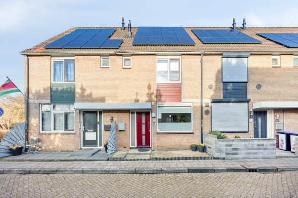 Woning Aardbeiengaard 10 Spijkenisse