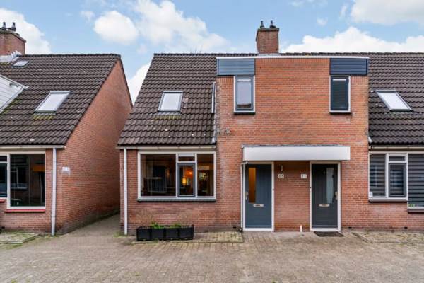Woning Paardebloem 66 Zwaag