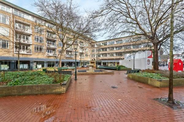 Woning Julianaplein 18 Bussum