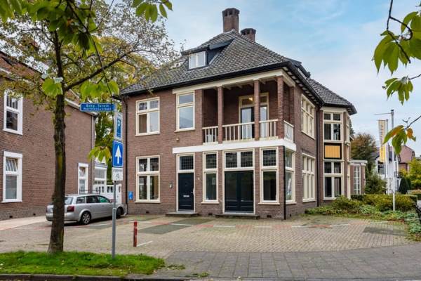 Woning Burg. Tutein Noltheniuslaan 2 Apeldoorn