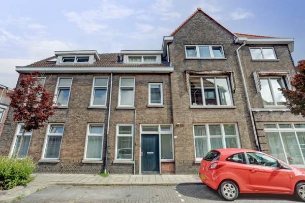 Woning Dirk van Wassenaarstraat 28C Schiedam