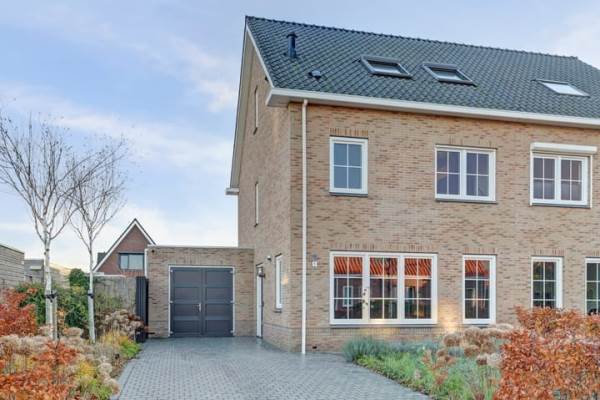 Woning Klaverstraat 1 Lewedorp