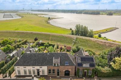 Woning Waalbandijk 40 Haaften