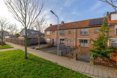 Woning Esdoornstraat 38 Ooltgensplaat