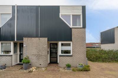 Woning Montbretiastraat 15 Enschede