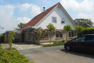 Woning Burgemeester Romeijnstraat 2 Ouwerkerk