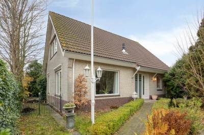 Woning Noordeinde 16A Roelofarendsveen