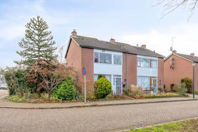 Woning Anna van Burenweg 8 Grave