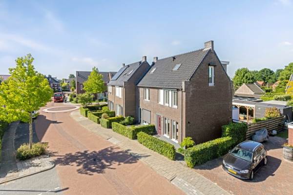 Woning Herman de Ruijterstraat 12 Poederoijen