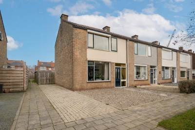 Woning Azaleastraat 16 Wijk en Aalburg