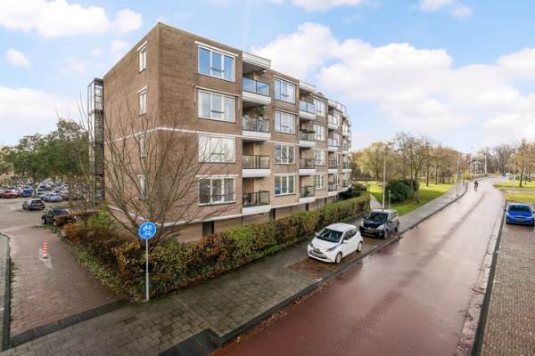 Woning Louis Armstronglaan 51 Leiden