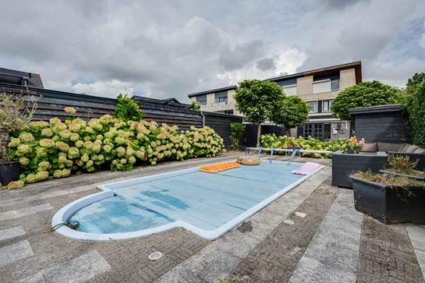 Woning Lehárstraat 10 Oud-Beijerland