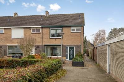 Woning Elzenlaan 22 Klaaswaal