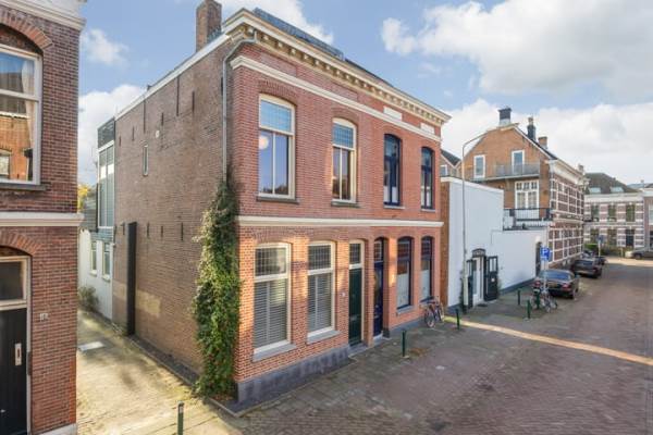 Woning de Roy van Zuidewijnlaan 8 Breda