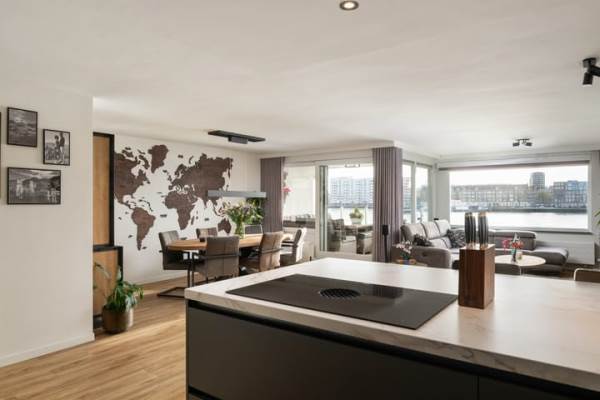 Woning Maasboulevard 178 Rotterdam