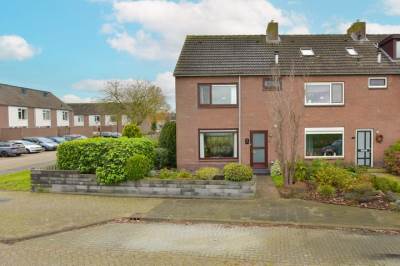 Woning Wethouder van Damlaan 8 Wilnis