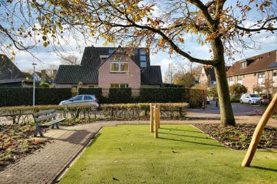 Woning Marga Klompéstraat 12 Bergen (NH)