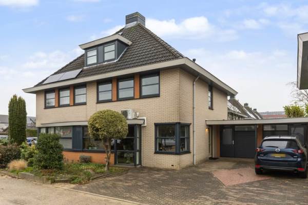 Woning Carry van Bruggenstraat 10 Apeldoorn