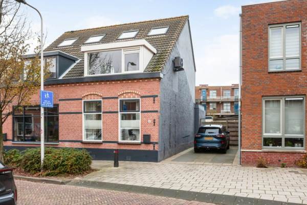 Woning Rijnweg 122 Monster