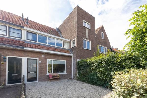 Woning B. van Rooijenstraat 58 Naarden