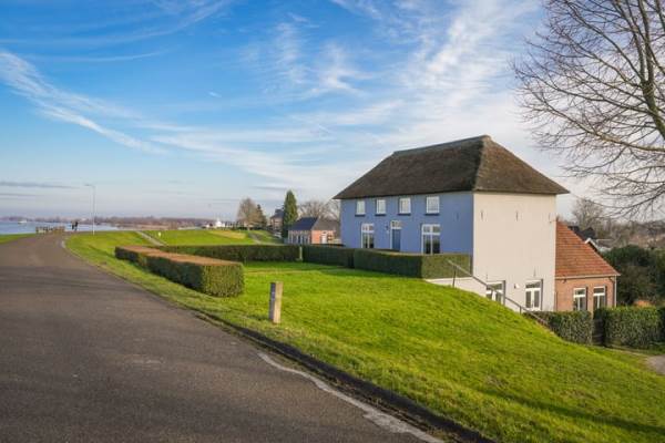 Woning Waalbandijk 103 Beneden-Leeuwen