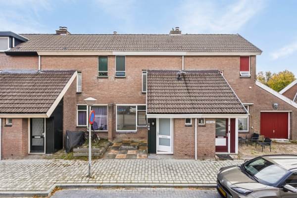 Woning Langetuin 162 Zwaag