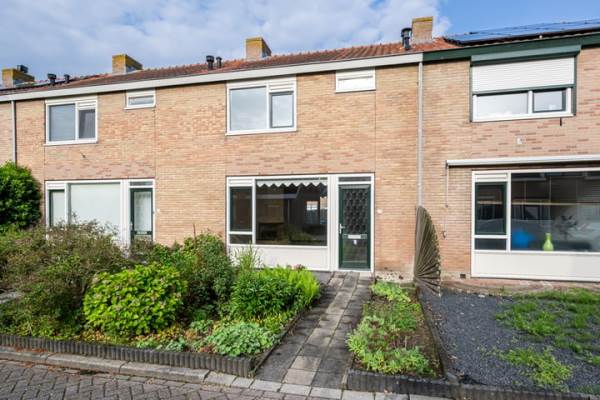 Woning Maannezee 44 Dirksland