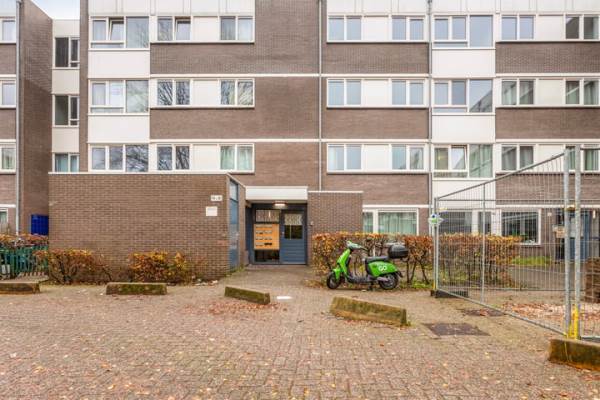 Woning Montfoorthof 76 Amsterdam