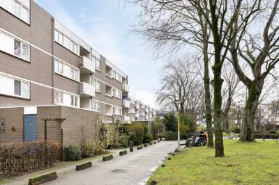 Woning Montfoorthof 136 Amsterdam