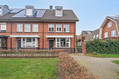 Woning Tuinmuur 10 Houten