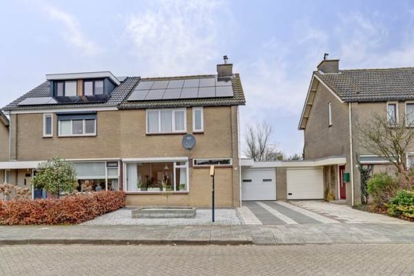 Woning Anjerstraat 24 Sint-Maartensdijk