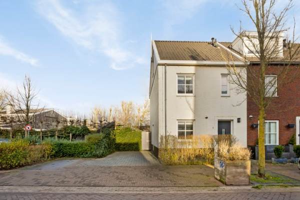 Woning Spoetnikstraat 1 Oostzaan