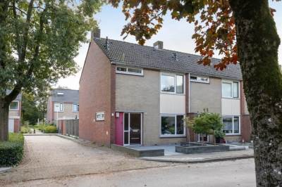 Woning Karel van de Woestijnestraat 13 Hengelo (OV)
