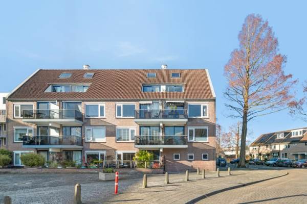 Woning Arthur van Schendelplein 32 Hillegom