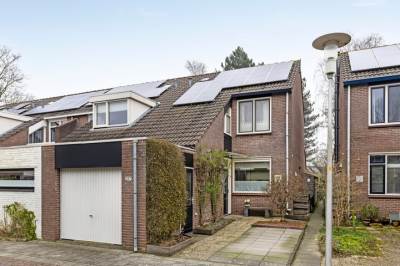 Woning Esdoornhof 297 Kampen