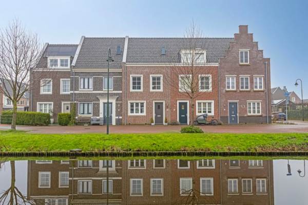 Woning Rietoever 24 Roelofarendsveen