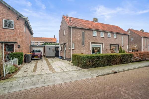 Woning Charlotte de Bourbonstraat 29 Noord-Scharwoude