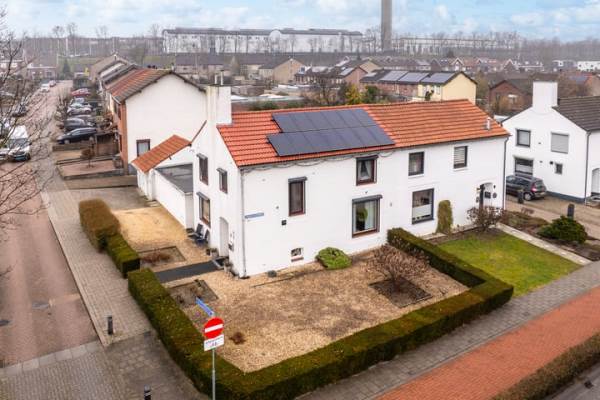 Woning van Ruysdaelstraat 33 Brunssum