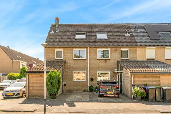 Woning Vuursteenkreek 32 Spijkenisse
