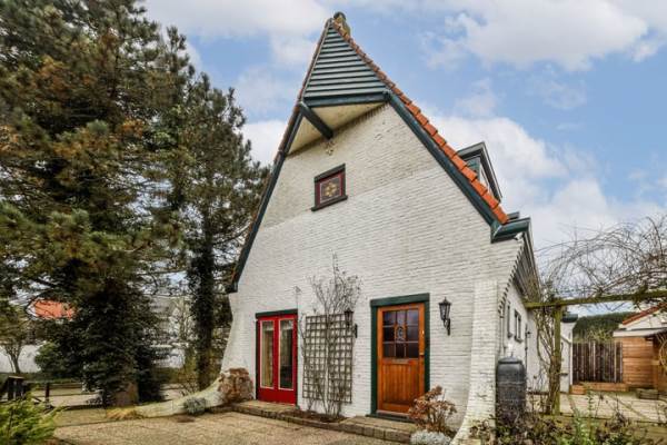 Woning Jhr. P.N. Quarles van Uffordlaan 1 Zandvoort