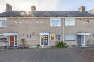 Woning Piustuin 16 Lisse