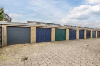 Garage Admiraal de Ruyterstraat 107A28 Oud-Beijerland