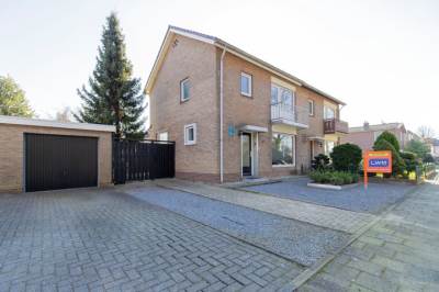 Woning Jean Barbou van Roosterenstraat 12 Born