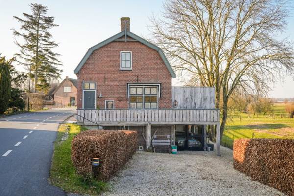 Woning Maasdijk 54 Wijk en Aalburg