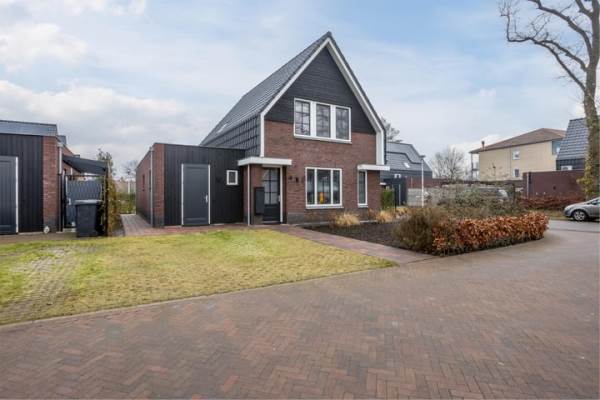 Woning Bisschopstraat 10 Weerselo