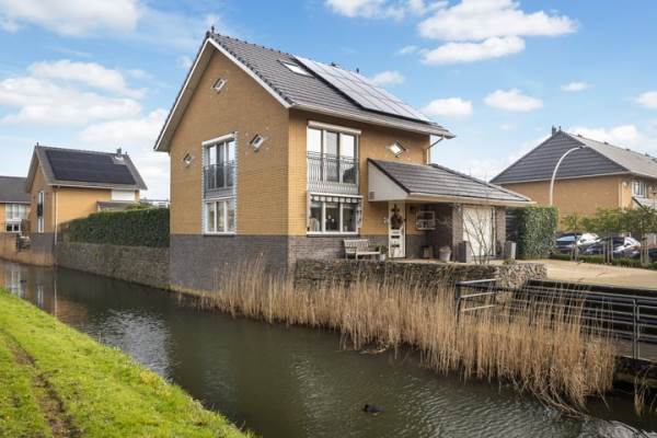 Woning Dadelgaarde 24 Hendrik-Ido-Ambacht