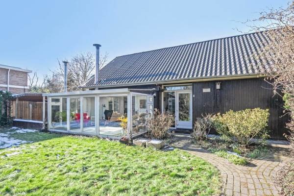 Woning Oranjepark 8 Veendam