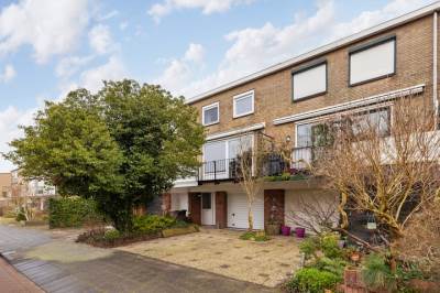 Woning Hugo van Voorneweg 6 Heenvliet