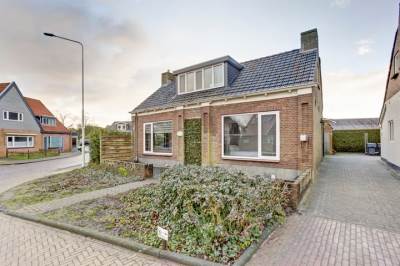 Woning Sint Odulphusstraat 1 Bakhuizen