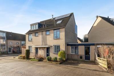 Woning Van den Broek-erf 241 Dordrecht